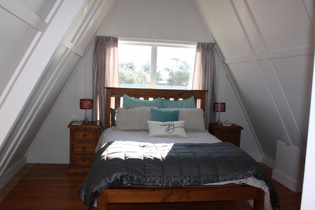Classic A-Frame On Milford Te Anau Exterior photo